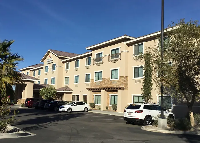 Hotel Comfort And I-8