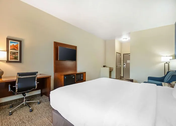 Comfort And I-8 Hotel 4*
