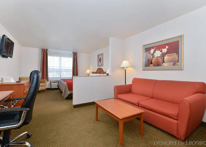 Comfort And I-8 Hotel 4*