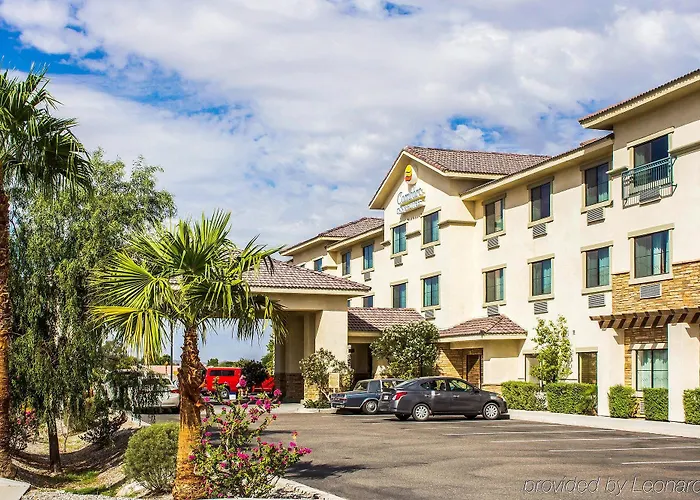 Comfort And I-8 Hotel 4*